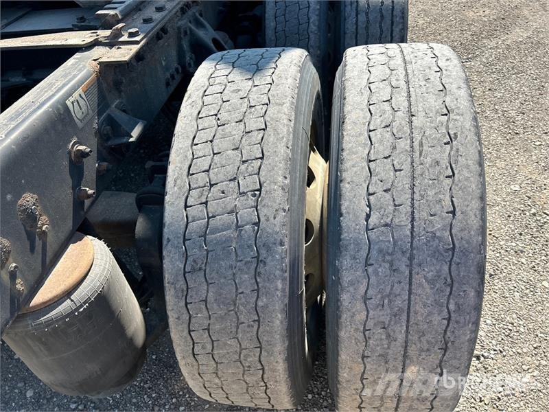 Kenworth T680 Tractor Units