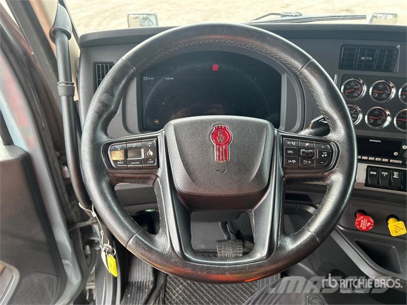 Kenworth T680 Tractor Units