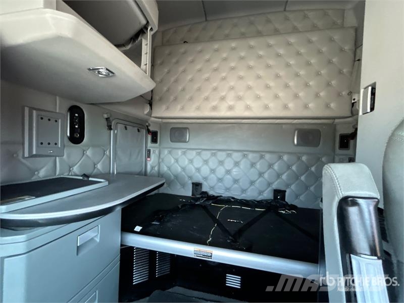 Kenworth T680 Vetopöytäautot