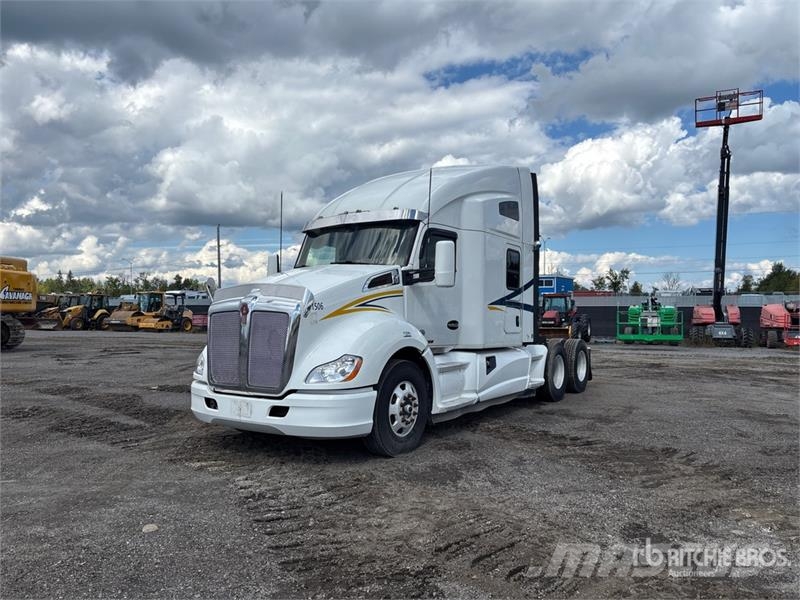 Kenworth T680 وحدات الجر