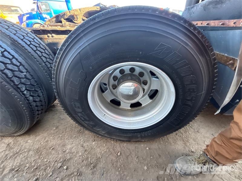 Kenworth T680 Tractor Units