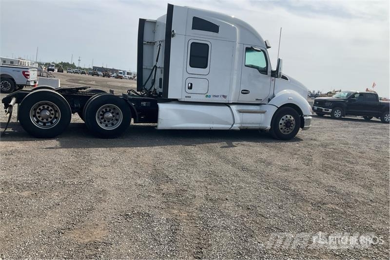 Kenworth T680 Vetopöytäautot