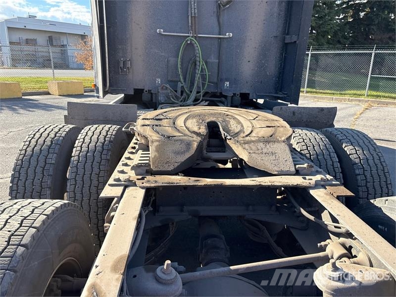 Kenworth T680 وحدات الجر