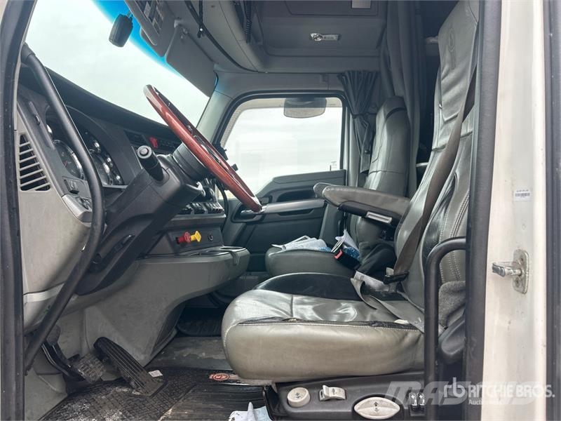 Kenworth T680 Vetopöytäautot