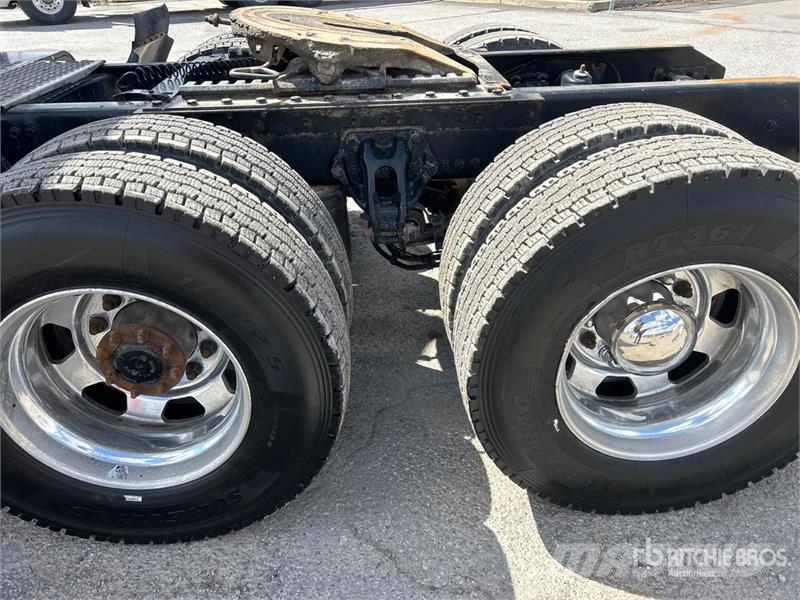 Kenworth T680 Vetopöytäautot
