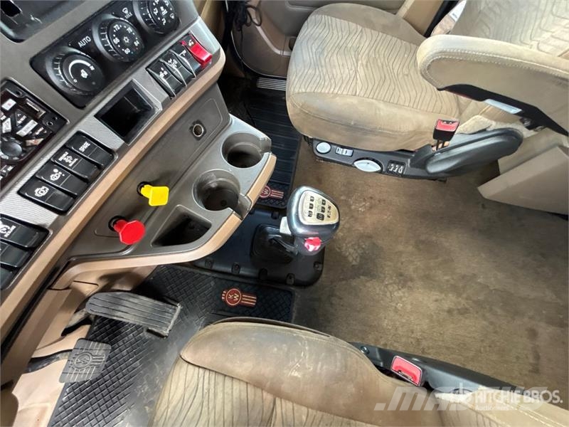 Kenworth T680 وحدات الجر