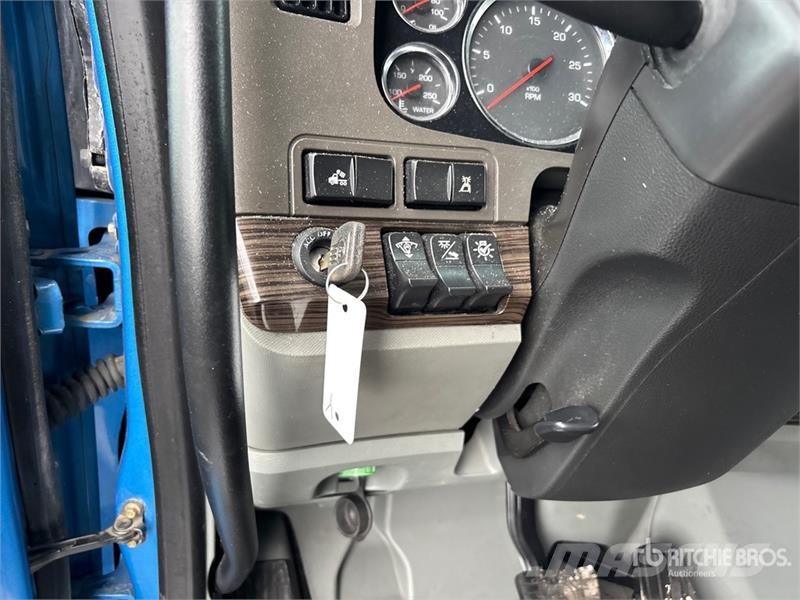 Kenworth T680 Vetopöytäautot