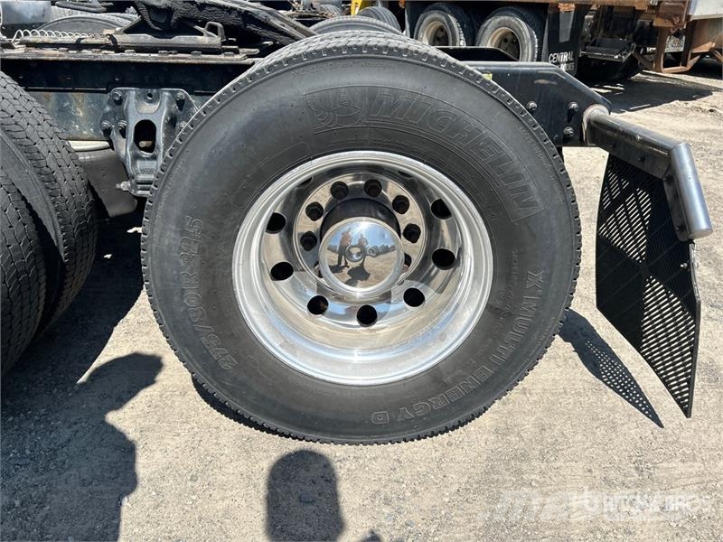 Kenworth T680 Vetopöytäautot