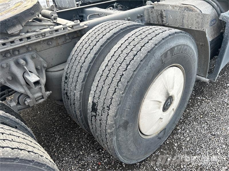 Kenworth T680 Vetopöytäautot