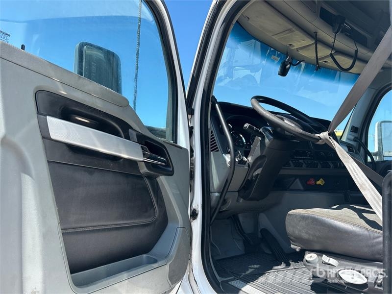 Kenworth T680 Vetopöytäautot