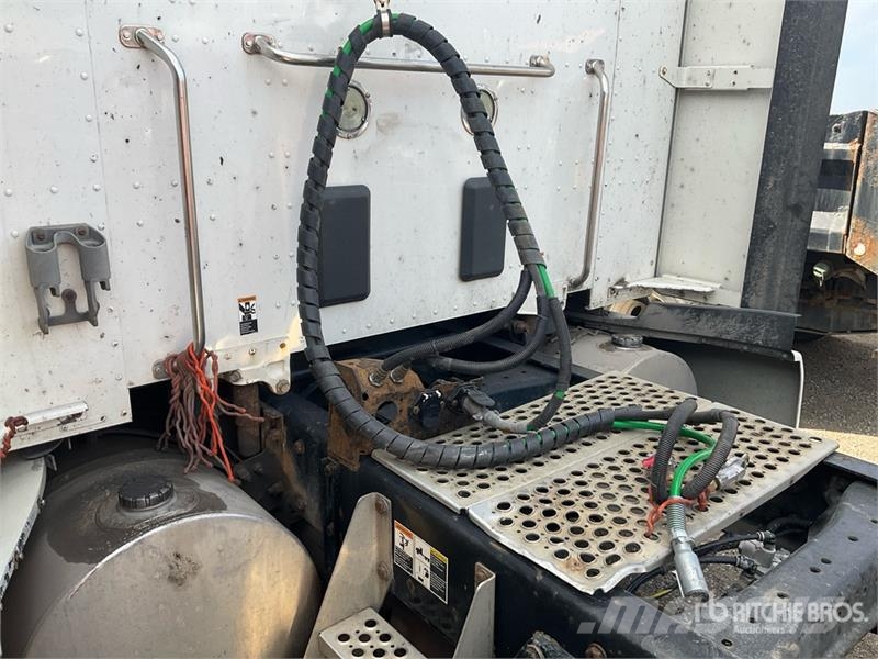 Kenworth T680 Vetopöytäautot