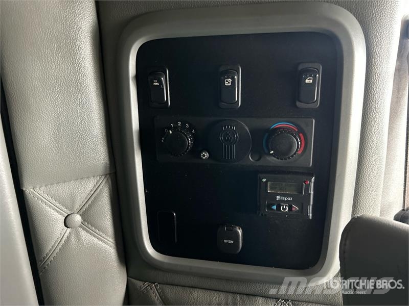 Kenworth T680 Vetopöytäautot