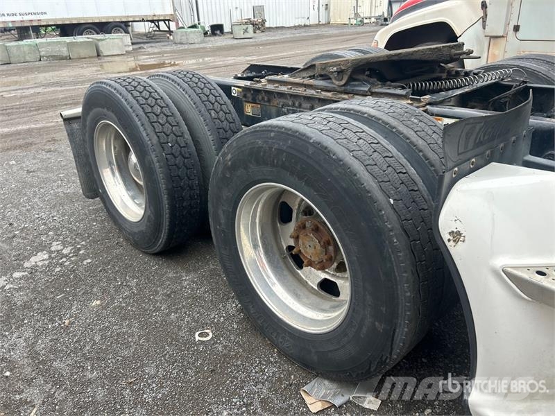 Kenworth T680 وحدات الجر