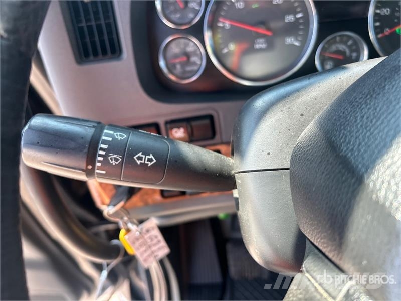 Kenworth T680 Vetopöytäautot