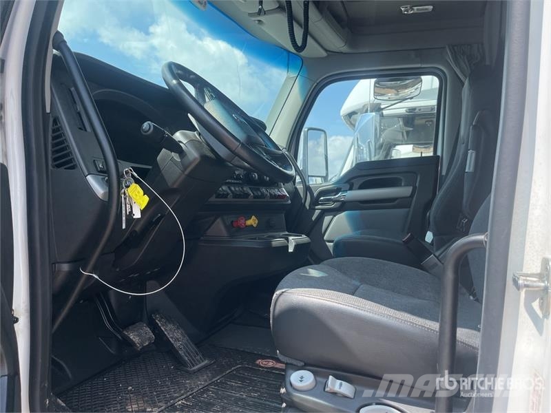 Kenworth T680 Τράκτορες