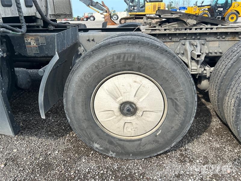 Kenworth T680 Vetopöytäautot