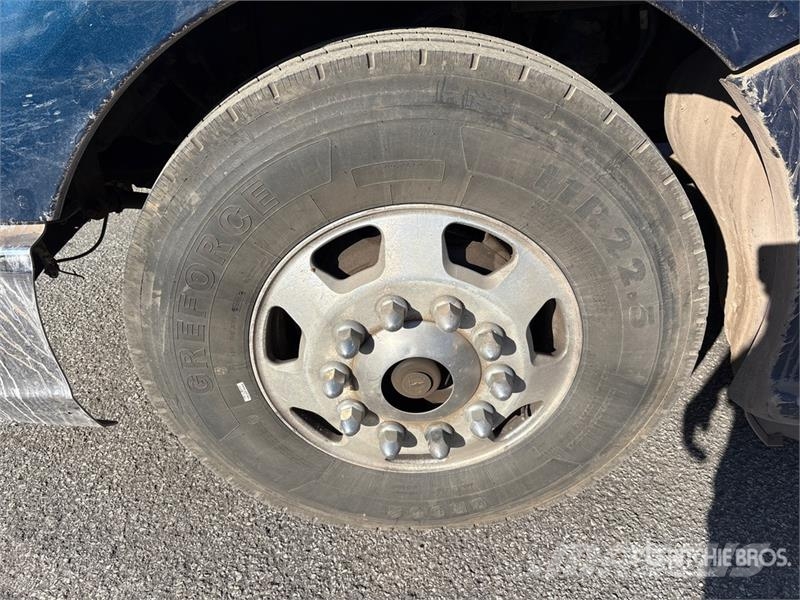 Kenworth T680 وحدات الجر