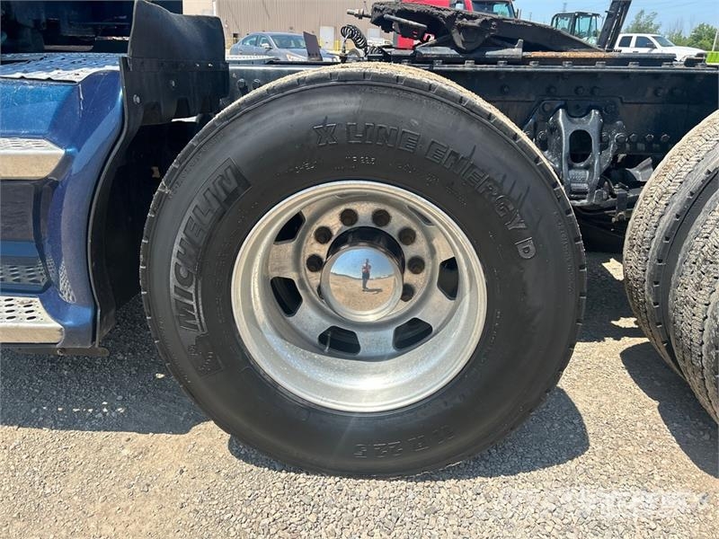 Kenworth T680 Truck Tractor Units