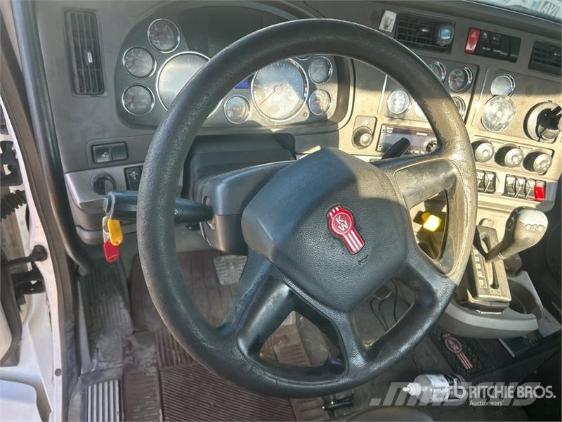 Kenworth T680 6x4 T/A Day Cab Truck Tractor (Inoperable) Truck Tractor Units