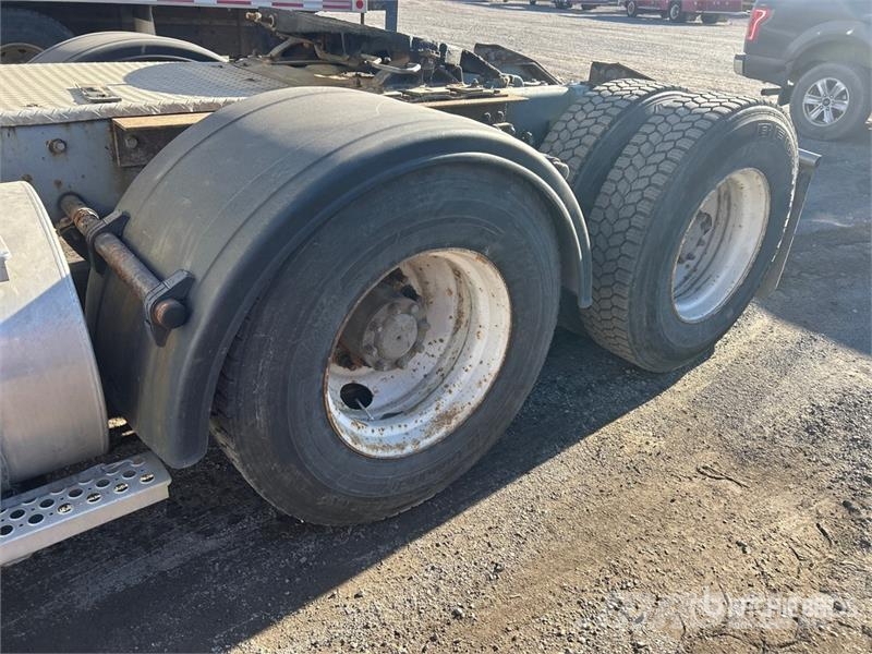 Kenworth T680 6x4 T/A Day Cab Truck Tractor (Inoperable) Truck Tractor Units