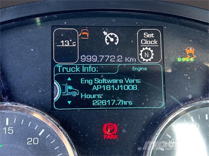 Kenworth T680 6x4 T/A Day Cab Truck Tractor (Inoperable) Tractor Units