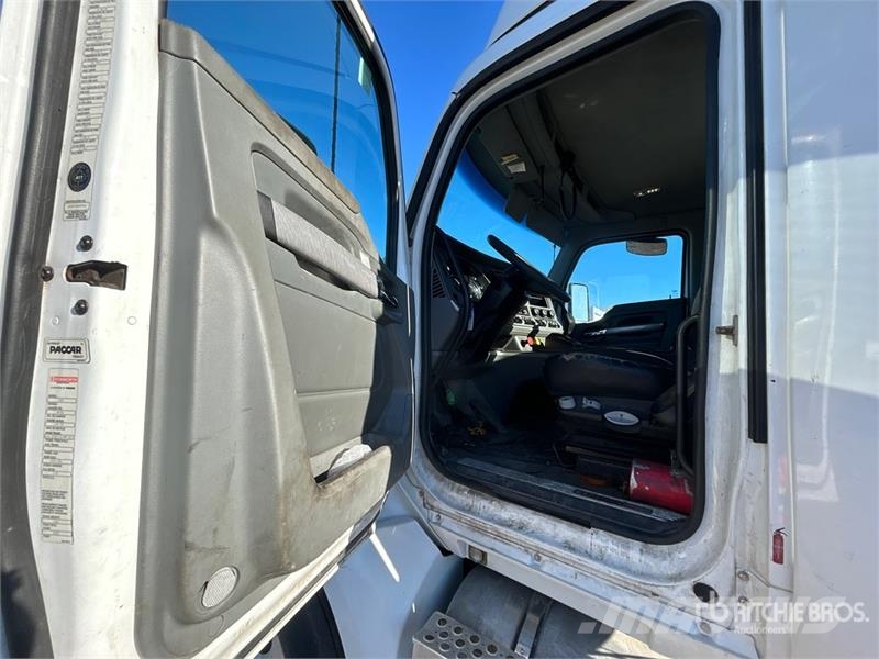 Kenworth T680 6x4 T/A Day Cab Truck Tractor (Inoperable) Tractor Units