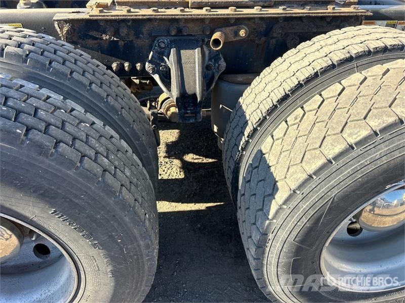 Kenworth T680 6x4 T/A Day Cab Truck Tractor (Inoperable) Tractor Units