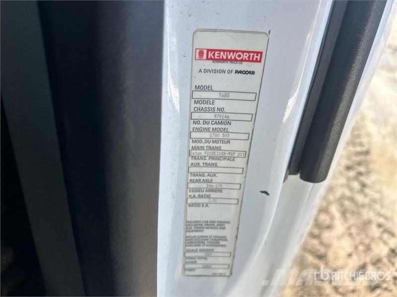 Kenworth T680 6x4 T/A Day Cab Truck Tractor (Inoperable) Truck Tractor Units