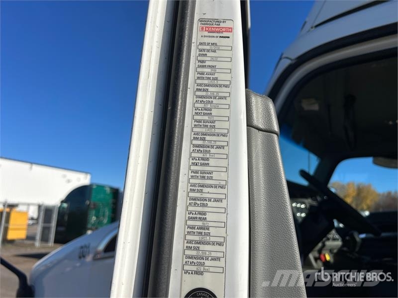 Kenworth T680 6x4 T/A Day Cab Truck Tractor (Inoperable) Tractor Units