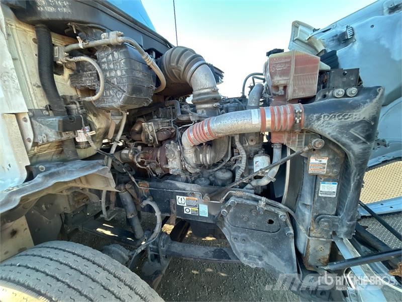 Kenworth T680 6x4 T/A Day Cab Truck Tractor (Inoperable) Tractor Units