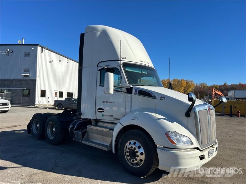 Kenworth T680 6x4 T/A Day Cab Truck Tractor (Inoperable) Tractor Units