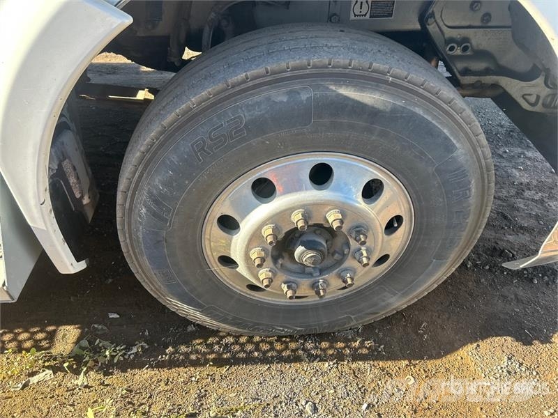Kenworth T680 6x4 T/A Day Cab Truck Tractor (Inoperable) Truck Tractor Units