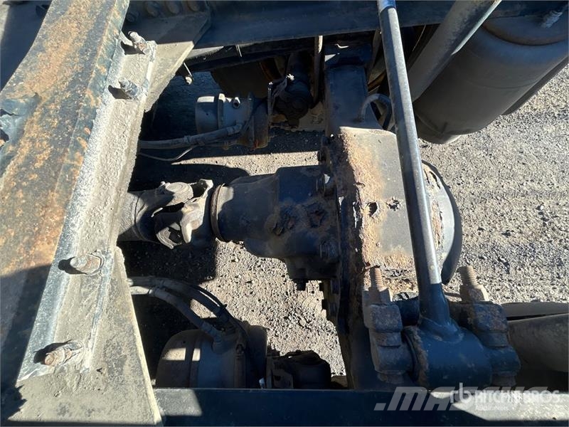 Kenworth T680 6x4 T/A Day Cab Truck Tractor (Inoperable) Tractor Units