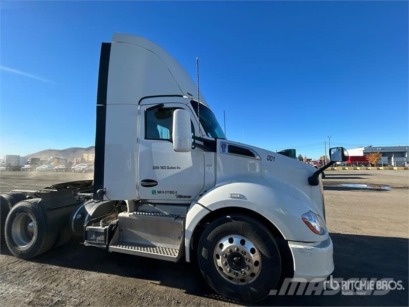 Kenworth T680 6x4 T/A Day Cab Truck Tractor (Inoperable) Tractor Units