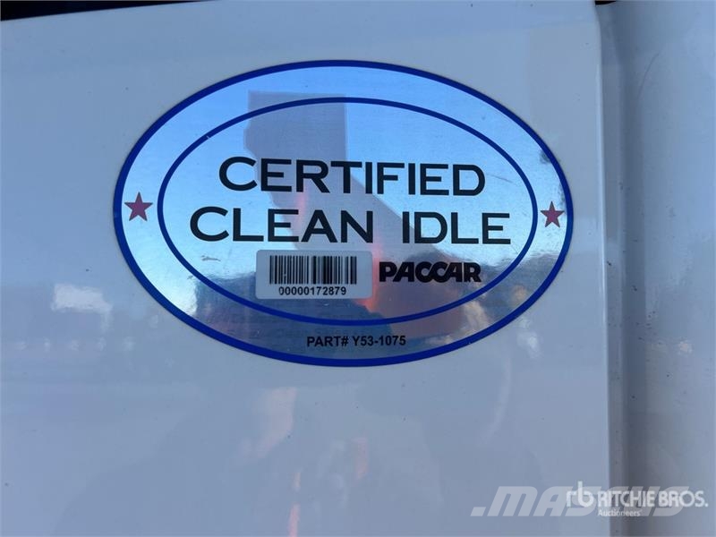 Kenworth T680 6x4 T/A Day Cab Truck Tractor (Inoperable) Tractor Units