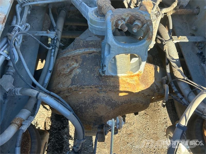 Kenworth T680 6x4 T/A Day Cab Truck Tractor (Inoperable) Truck Tractor Units