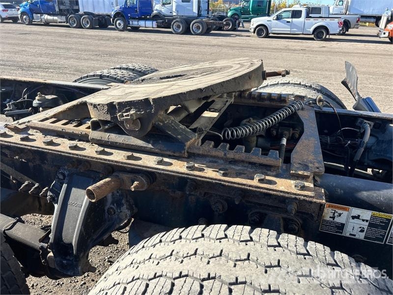 Kenworth T680 6x4 T/A Day Cab Truck Tractor (Inoperable) Tractor Units