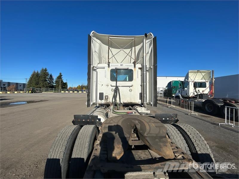 Kenworth T680 6x4 T/A Day Cab Truck Tractor (Inoperable) Tractor Units