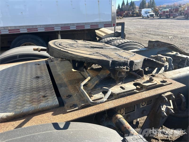 Kenworth T680 6x4 T/A Day Cab Truck Tractor (Inoperable) Truck Tractor Units