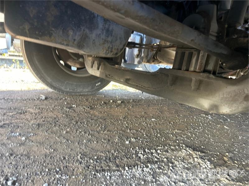 Kenworth T680 6x4 T/A Day Cab Truck Tractor (Inoperable) Truck Tractor Units