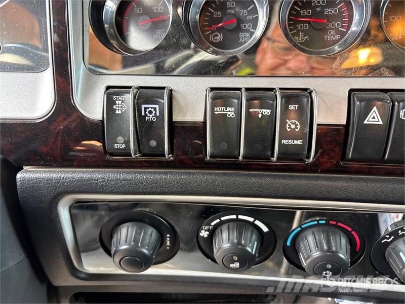 Kenworth T800 Prime Movers