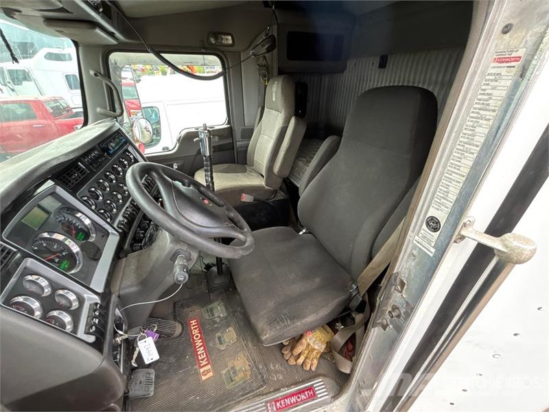 Kenworth T800 Flatbed / Dropside trucks