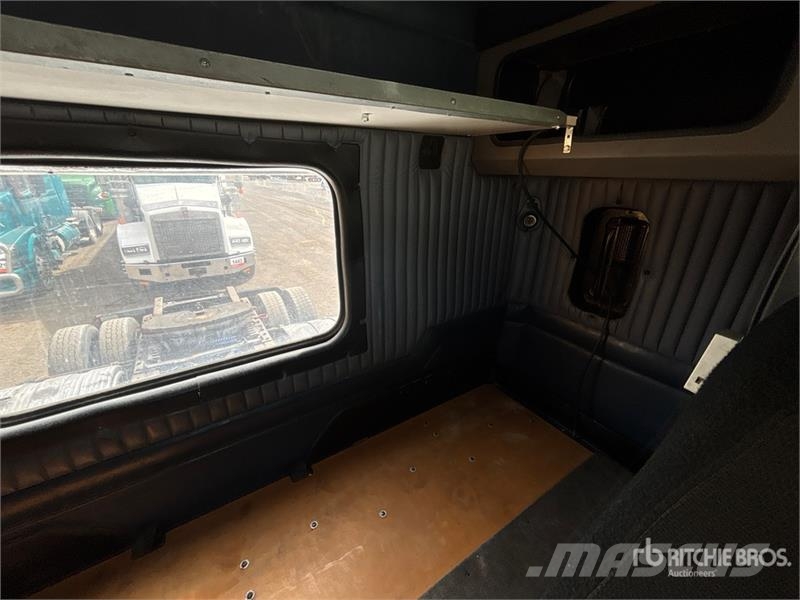 Kenworth T800 牵引车