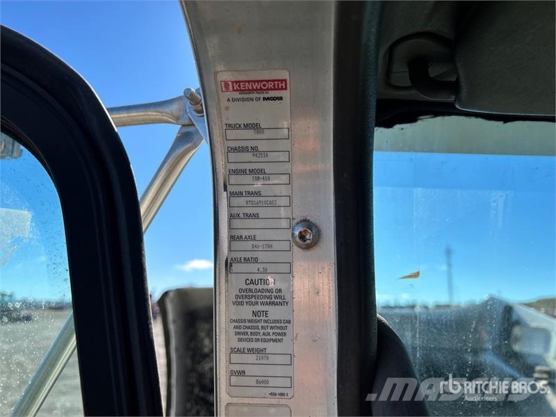 Kenworth T800 Platformas/izkraušana no sāniem