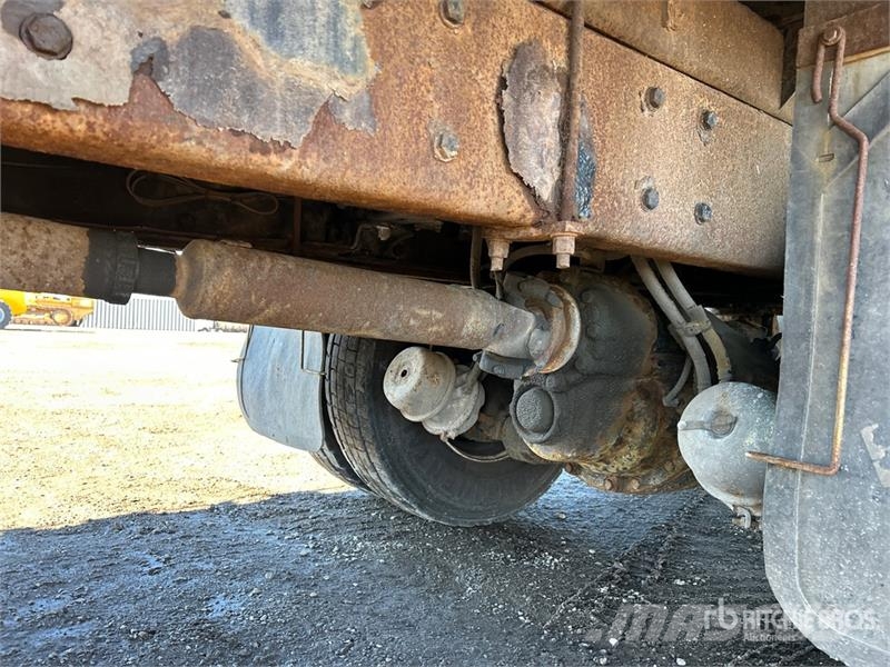 Kenworth T800 Platformas/izkraušana no sāniem