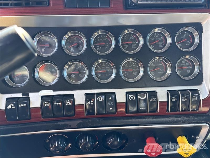 Kenworth T800 牵引车