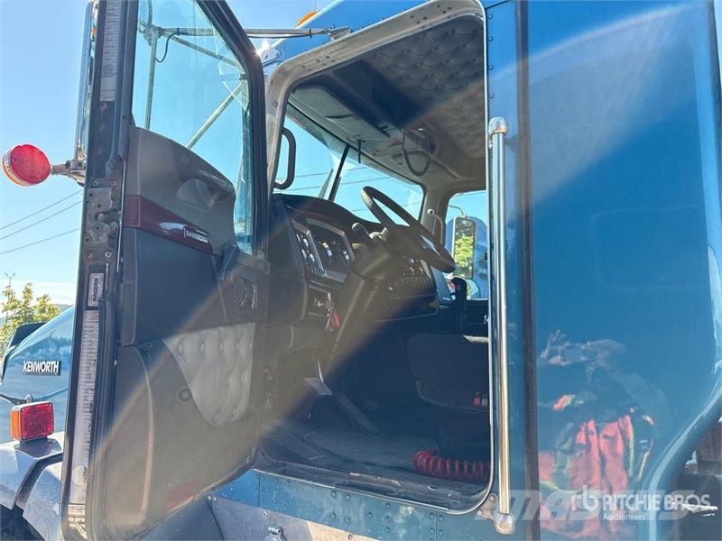 Kenworth T800 牵引车