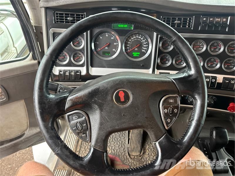 Kenworth T800 Trekkers