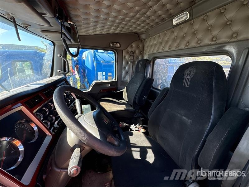 Kenworth T800 牵引车