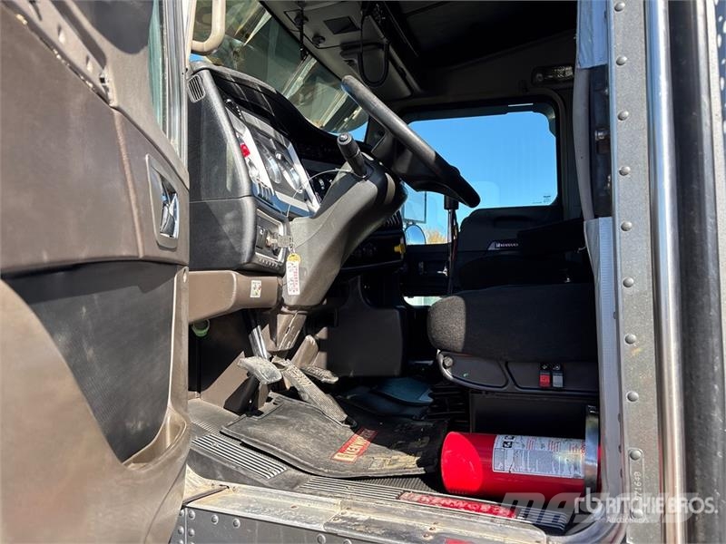 Kenworth T800 Pašizgāzējs